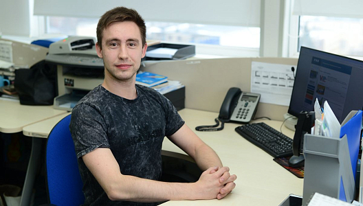Ведущий специалист департамента по закупкам силовых агрегатов Иван Вязов представил на конкурс «Твои таланты, профсоюз!» живописные работы