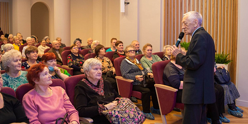 В преобразившемся после реновации Доме ветеранов состоялось чествование юбиляров автозавода, родившихся в декабре
