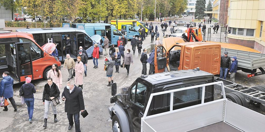 COMTRANS у Главной проходной