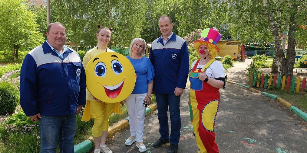 Более 50 детских садов Автозаводского района к 1 июня по традиции получили подарки от Горьковского автозавода