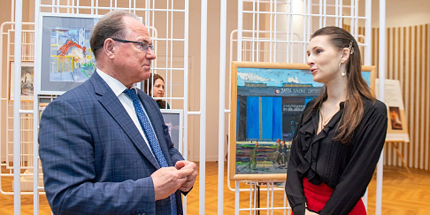 Социальный проект «Индустриальный арт» с выставкой картин на тему машиностроения стартовал в Доме ветеранов Горьковского автозавода