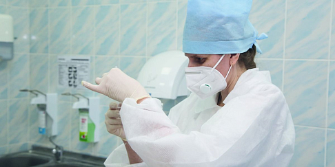 «Ориентироваться на тех, кто сомневается, смысла нет - многие и уколов от гриппа боятся», -