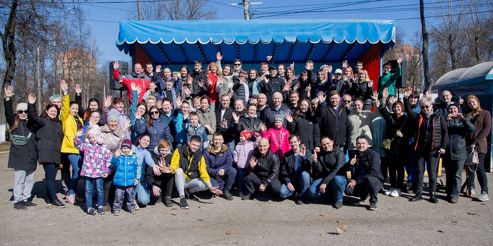 Традиционный весенний субботник провели в Автозаводском парке рабочие и молодежные советы ГАЗа совместно с профсоюзом