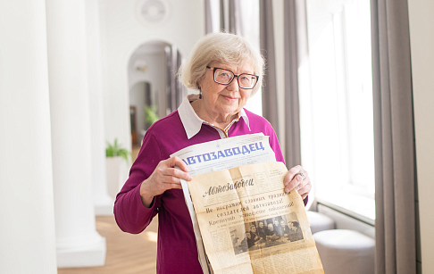 Более 60 лет читает «Автозаводец» ветеран Горьковского автозавода Тамара Михайловна Бельцова