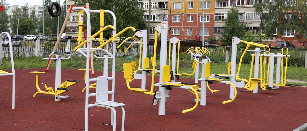 В поселке Стригино открылась современная спортплощадка