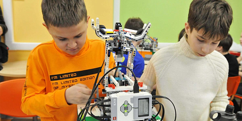 Горьковский автозавод и Фонд Олега Дерипаски «Вольное Дело» провели десятый фестиваль «РобоФест»