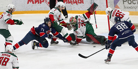 Нижегородская «Чайка» в пятиматчевой серии в 1/4 плей-офф Кубка Харламова уступила казанскому «Ирбису» и завершила сезон