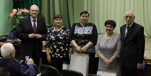 Ветераны Горьковского автозавода снова собрались в ДК «ГАЗ», чтобы от души поздравить своих коллег - юбиляров марта