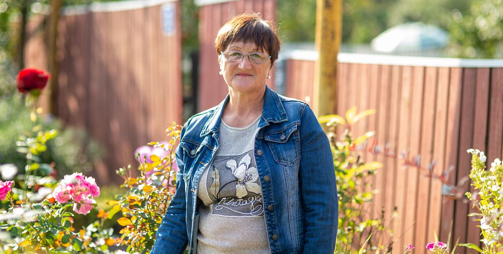 Островки красоты и гармонии создала у своего дома финалистка районного конкурса «Я здесь живу, я здесь творю!» Светлана Морозова