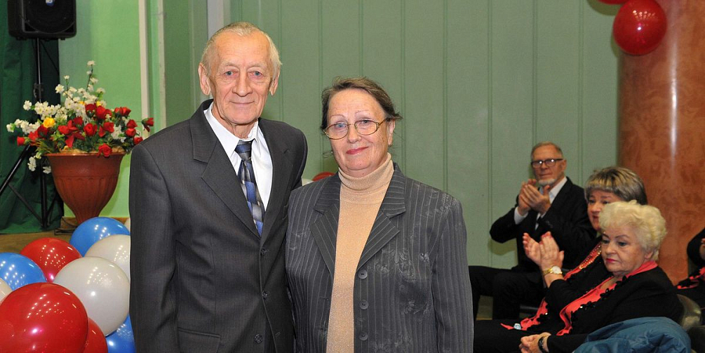 В ДК «ГАЗ» чествовали ветеранов Горьковского автозавода, которые в сентябре отметили юбилеи