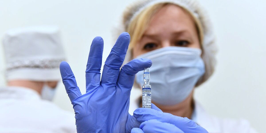 Временный спад заболеваемости коронавирусом медики рекомендуют использовать для ревакцинации