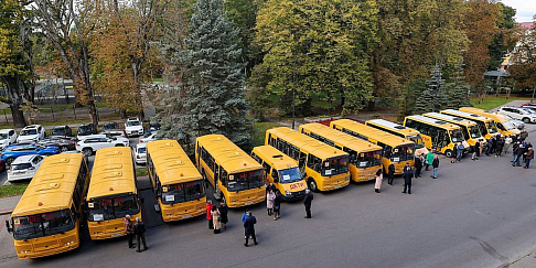 Новые школьные автобусы марок «ГАЗ» и «ПАЗ» поступили в Калининградскую область