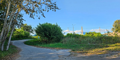 Детскую и спортивную площадки установят на склоне реки Гниличка в поселке Нагулино