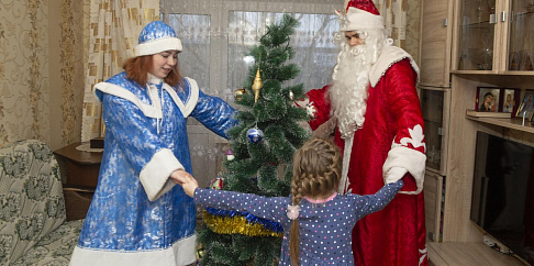 Активисты молодежного совета «Группы ГАЗ» поздравили с Новым годом семьи заводчан, призванных на военную службу по частичной мобилизации