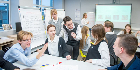 Инженерный хакатон провел для школьников Горьковский автозавод