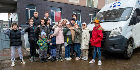 ГАЗ продолжает поддерживать нижегородскую многодетную семью Ливадоновых