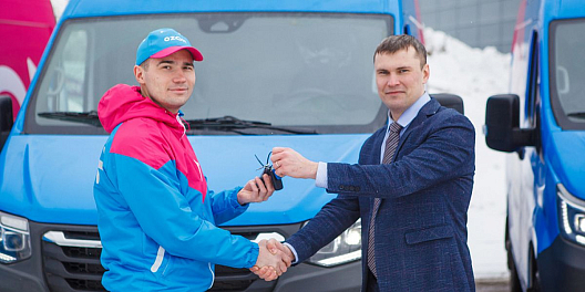 ГК «СТТ», дистрибьютор техники марки «ГАЗ», передала маркетплейсу Ozon в тестовую эксплуатацию 10 автомобилей «Соболь NN»