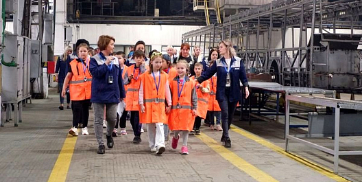 Дети сотрудников Ликинского автобусного завода совершили экскурсию по предприятию 1 июня