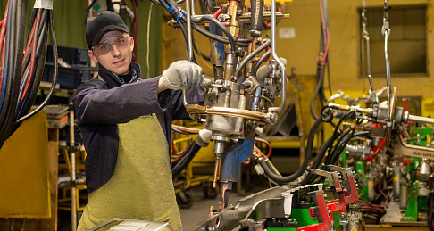Частью корпоративной культуры Горьковского автозавода станет посвящение сотрудников в профессию и присвоение звания «Машиностроитель»