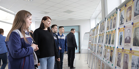 Сотрудники Горьковского автозавода в честь Дня Победы создали «Стену памяти»