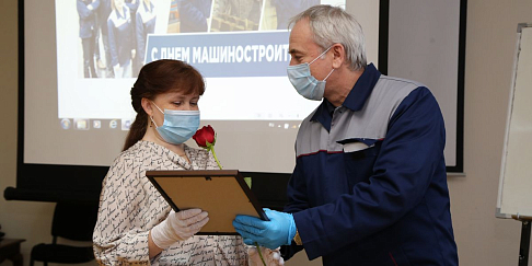 В подразделениях нижегородской площадки «Группы ГАЗ» прошли награждения, приуроченные к Дню машиностроителя