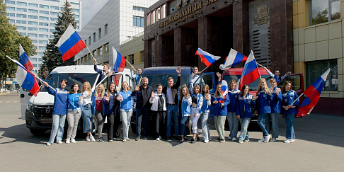 На Горьковском автозаводе отметили День российского флага 