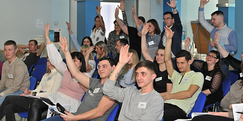 На Горьковском автозаводе впервые организовано специальное обучение активистов советов молодежи всех предприятий компании