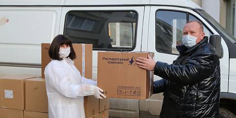 «Группа ГАЗ» и ЦМП «ГАЗ» передали 2-й инфекционной больнице Нижнего Новгорода 500 защитных костюмов и респираторов