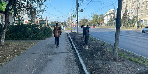 Начался ремонт тротуара на улице Веденяпина