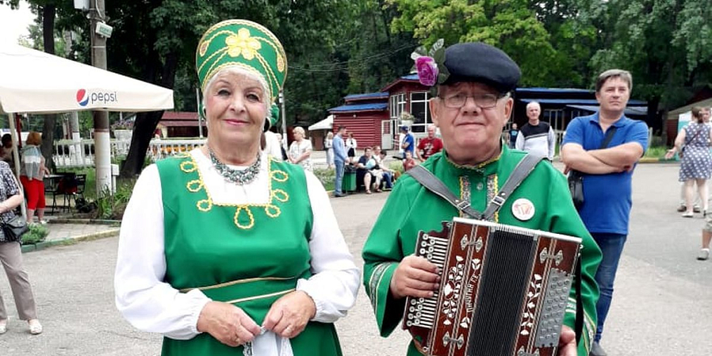 Более 30 артистов приняли участие в фестивале «Играй, гармошка! Пой, душа!», который прошел в Автозаводском парке культуры и отдыха