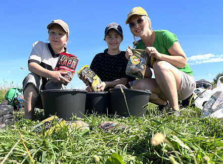 Пикник с рыбалкой, играми и угощениями провели для воспитанников детского дома «Чайка» волонтёры ярославских предприятий